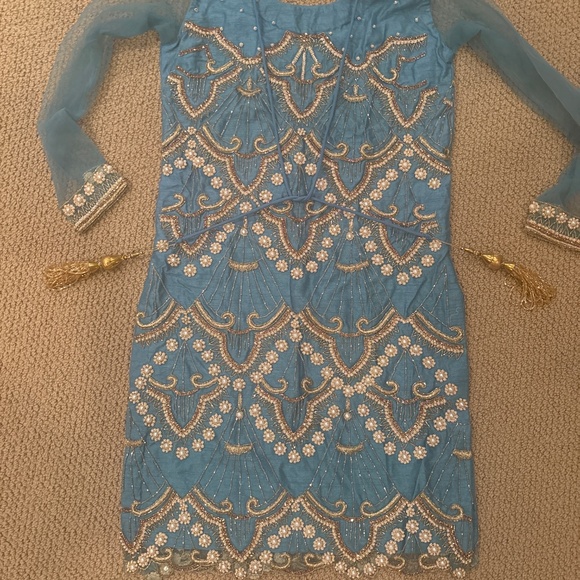 Luxurious Girls Sharara - Picture 3 of 11